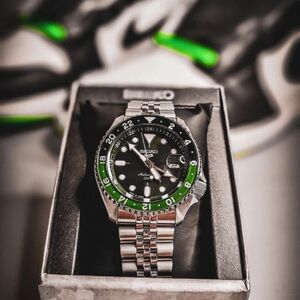 Seiko 5 Sports GMT Automatic Watch SSK035K1 Green Dial Bezel “Sprite” Men’s